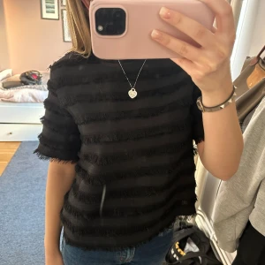 Topp hm  - Super fin topp från hm, storlek 32 och lite för liten för mig som har 36💕
