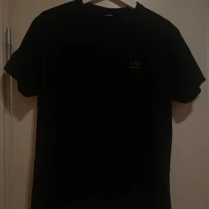 Hov1 merch, Almost famous tour - Merch från Hov1’s turne sommaren 2017. 