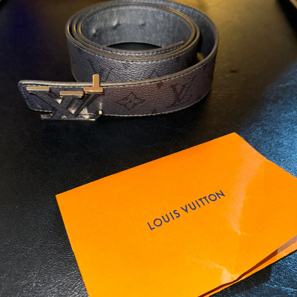 Louis Vuitton grått bälte