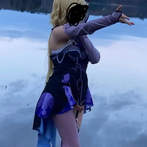 PAXAD Fischl cosplay (DOKIDOKI SSR) - SKRIV INNAN DU KÖPER TAR BA SWISH!! Säljer den för att jag inte har använt den mycket, 2 convent och hemma, köpt begagnad. Kan även mötas på Convent