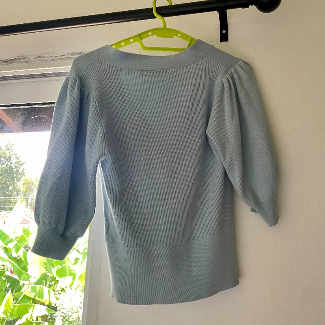 Ljusblå top/kofta - 91