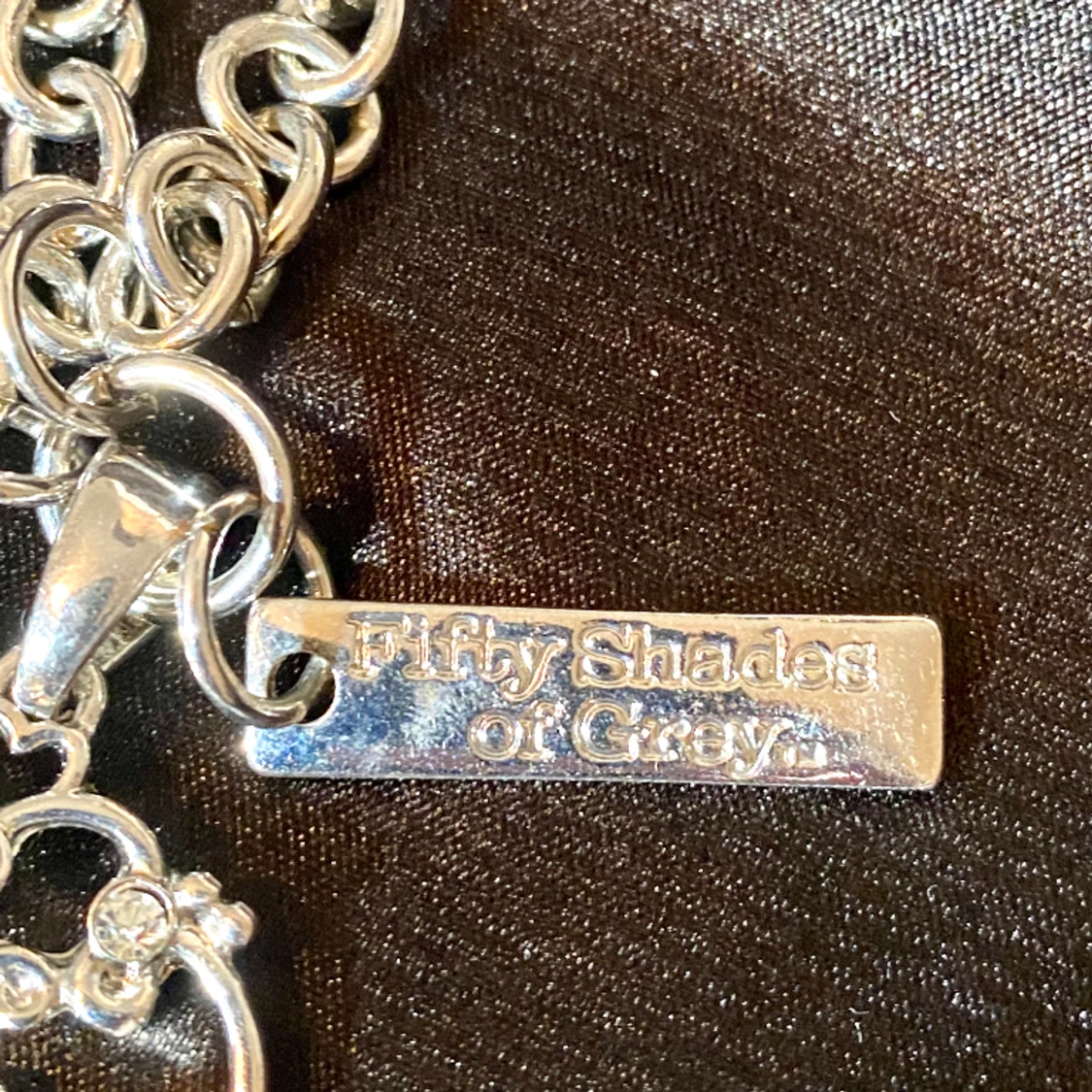 Nytt halsband Fifty Shades of grey  - 90