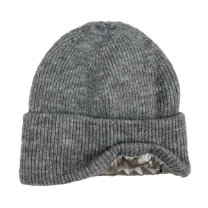 satinmössa - grå mössa med satintyg insytt. satintyget vårdar ditt hår, motverkar frissighet och för det enklare att få bort fläckar på insidan!