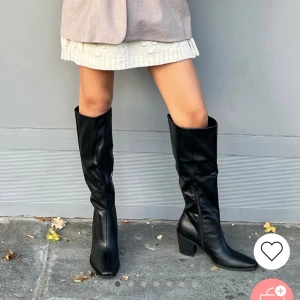 Boots med klack - Helt nya boots med klack från nelly, aldrig använda 