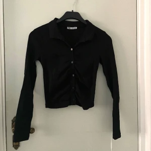 Zara topp  - Svart Zara topp i S passar även XS. Skriv gärna innan du köper! 