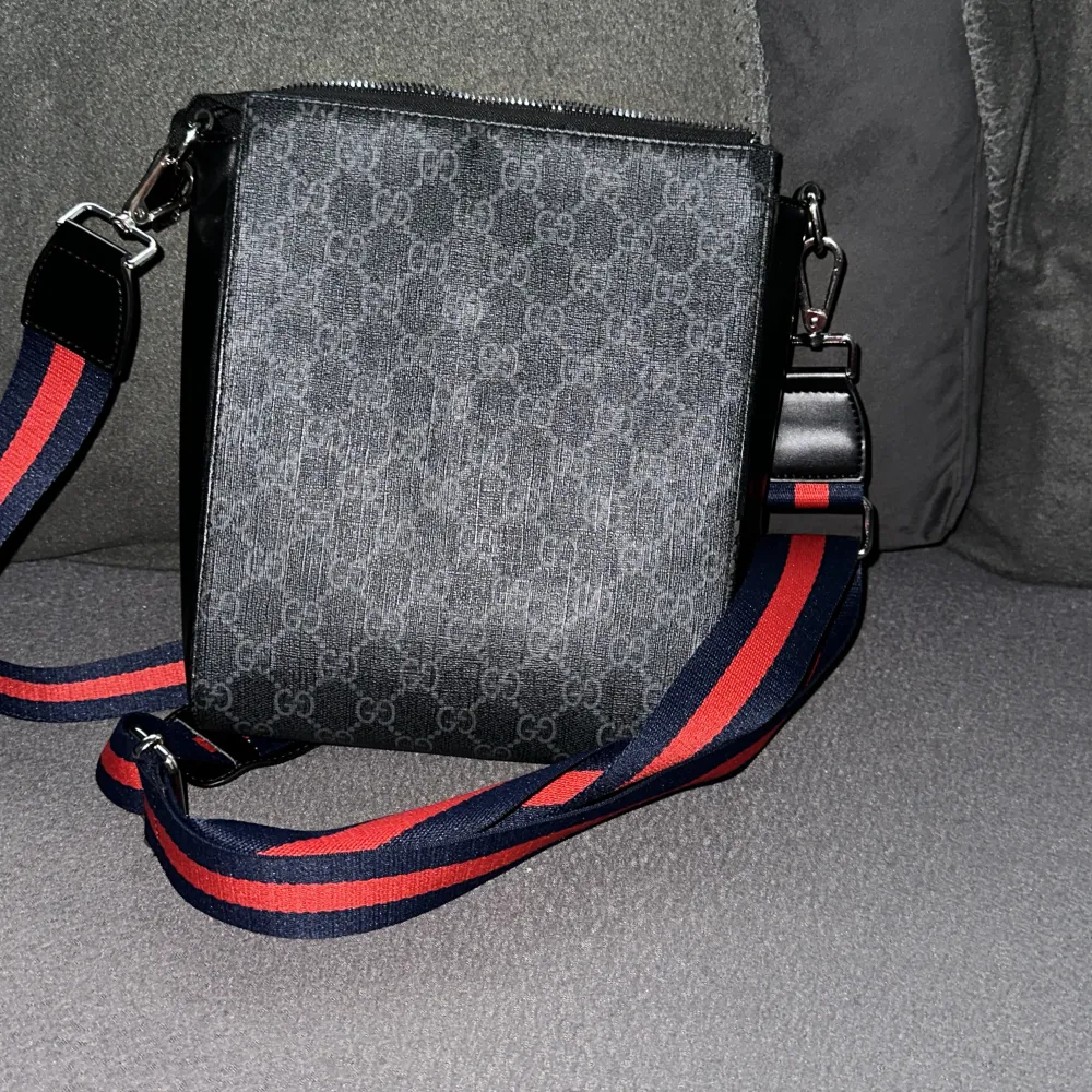 Gucci made in italy. Accessoarer.