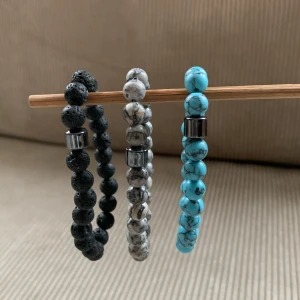 Armband - Hej Säljer mina stenarmband på grund av att jag inte använder dom längre. Den gråa= 23 stenkulor, den svarta= 22 stenkulor och den ljusblåa= 22 stenkulor. Hör av er vid intresse 👍🏼