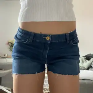 Low waist jeans shorts! Från Lindex💗