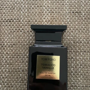 Tom ford tobacco vanille  - Samples av tom ford tobacco vanille, 2/5ml. Priset kan sänkas vid enkel affär.