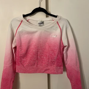 ICIW långärmad träningströja  - Superfin träningströja från ICIW, rosa/vit ombre. Väldigt bra skick!