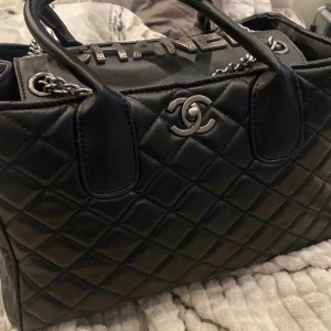 Chanel väska  - Jätte fin Chanel väska. NY, fin kvalitet. 