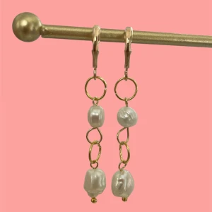 Diana earrings🪽 - Våra vackra Diana earrings i guld🪽 2 st för 125kr, 1 för 65kr💕 Finns endast i guld⭐️