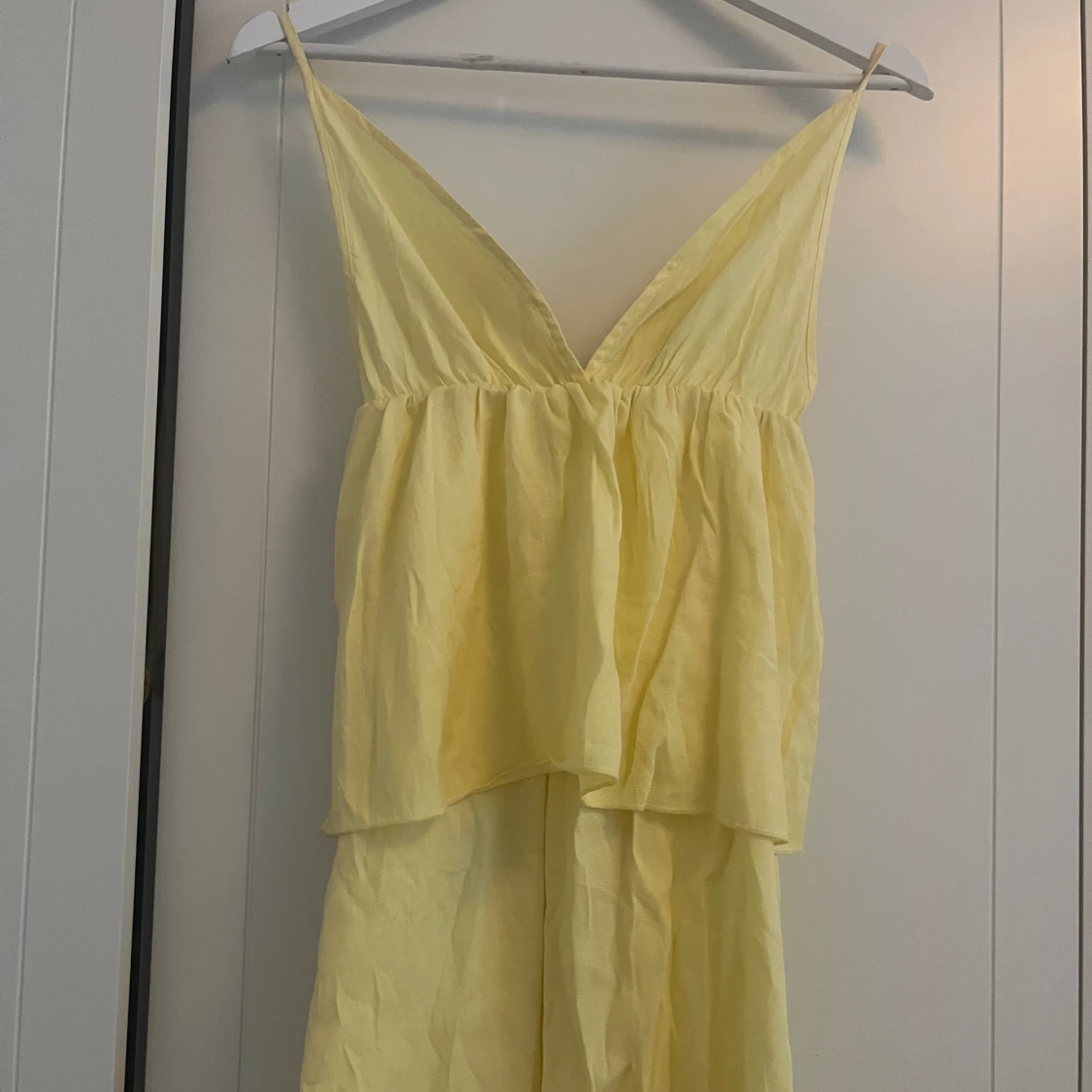 Gul volangklänning💛💛 - 91