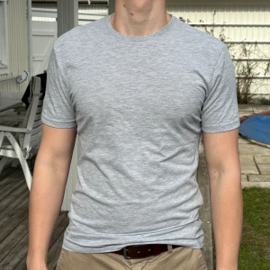 Pier one t-shirt - Grå t-shirt från Pier One, fint skick