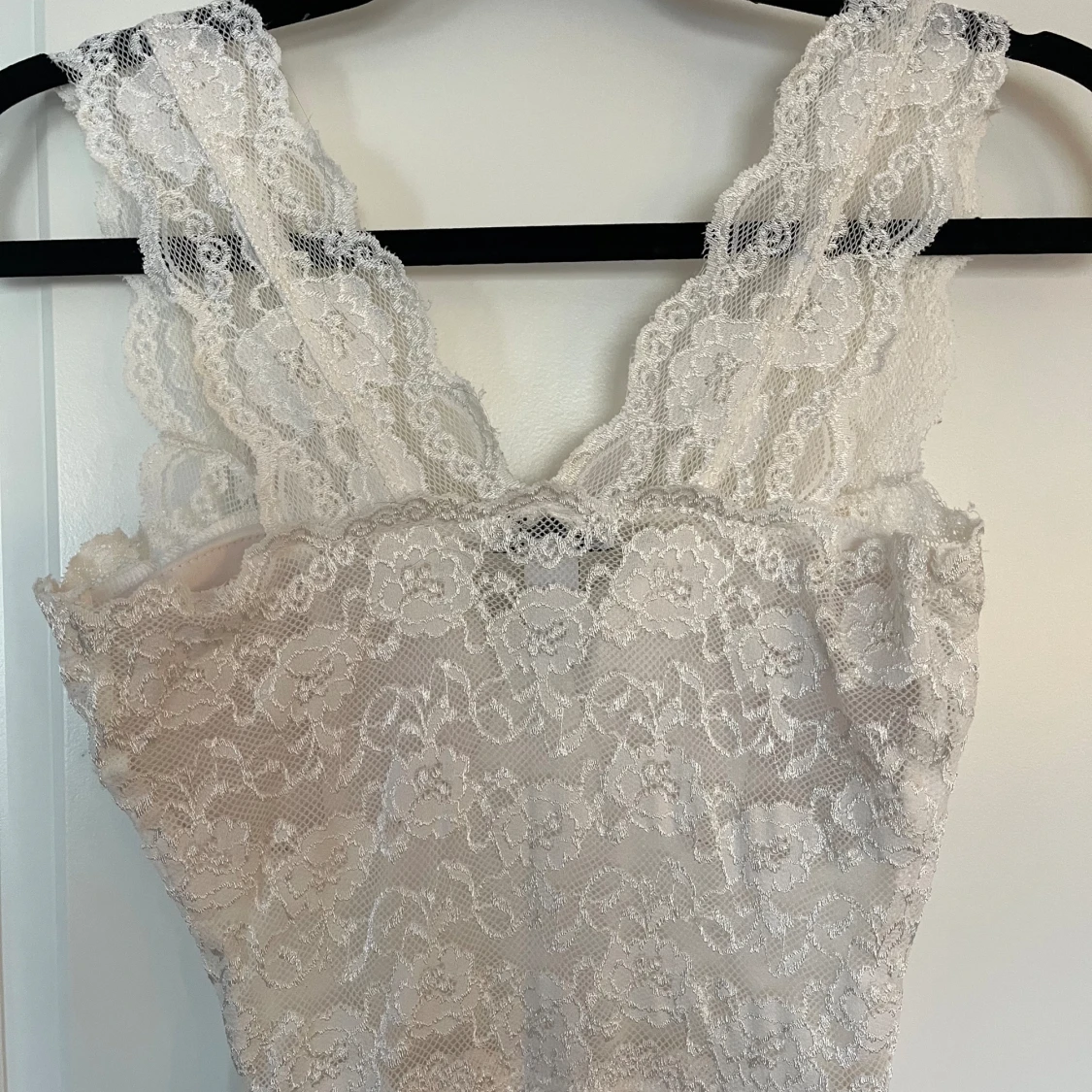 Vit spetsklänning från Nelly - 92