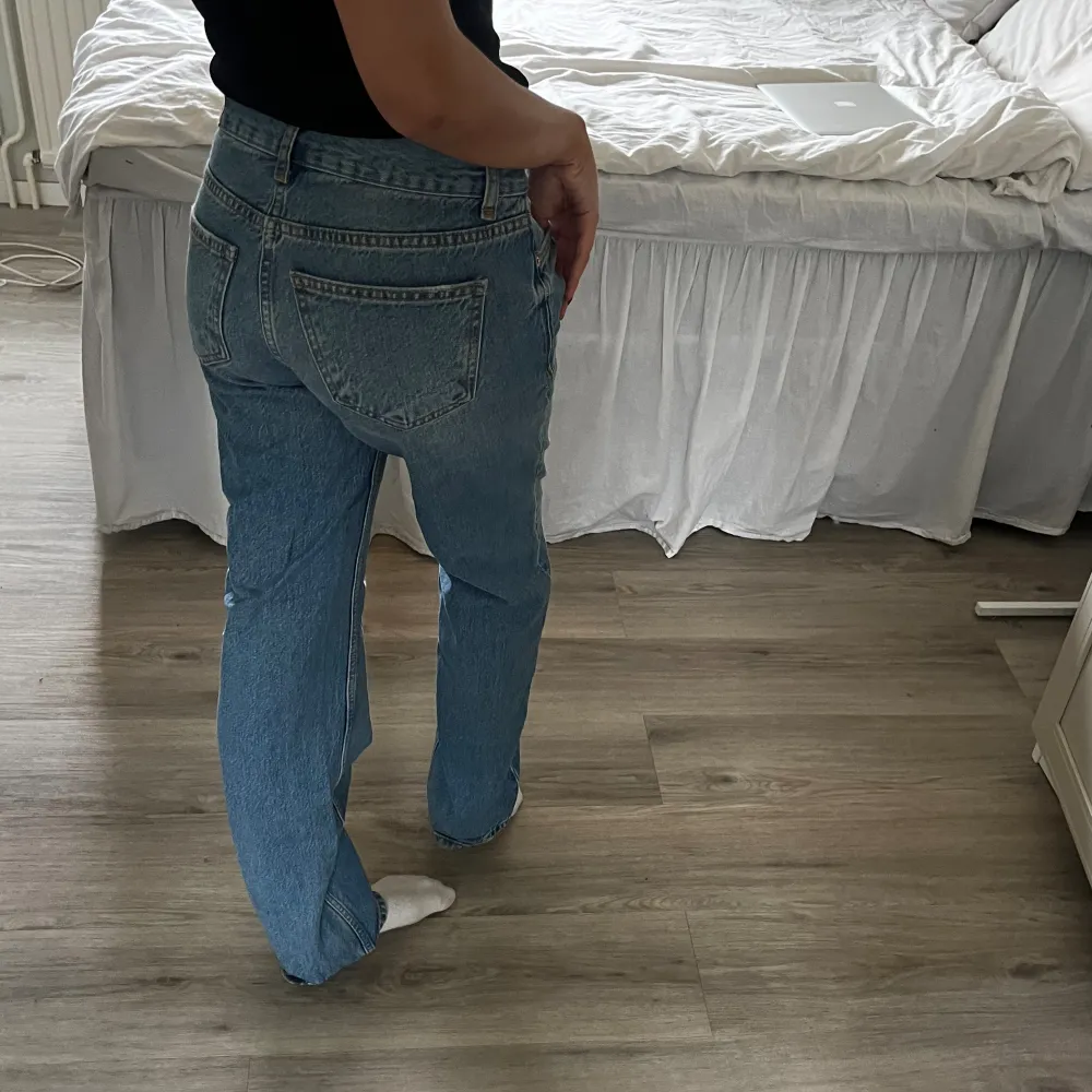 Superfina raka jeans från Gina. Använda fåtal gånger. . Jeans & Byxor.