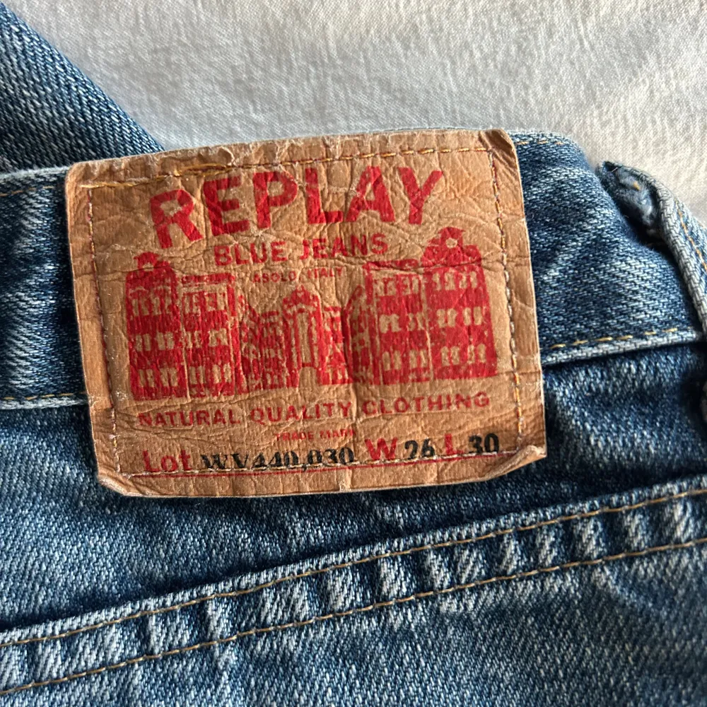 Jeans från replay! W26 L30 Midjemått 34cm, Innerbenslängd 73cm. Jeans & Byxor.