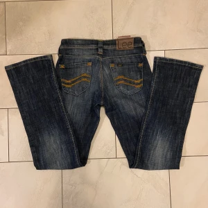 low waist jeans - inga defekter! midja: 74 cm innerbenslängd: 80 cm