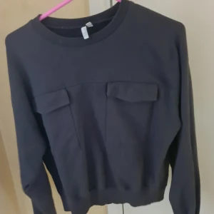 Tröja - Hel, inga fläckar eller så