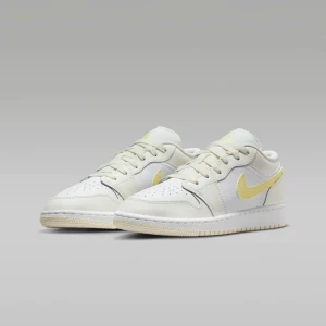 Air jordan 1 - Sprillans nya Air Jordan 1s stilrena och endast testade, lägger ut ifall någon är intresserad då dem va för små för mig Storlek 36,5