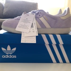 Samba OG - 100% oanvända Samba OG i storlek 36, kommer med original box! Kvitto finns!