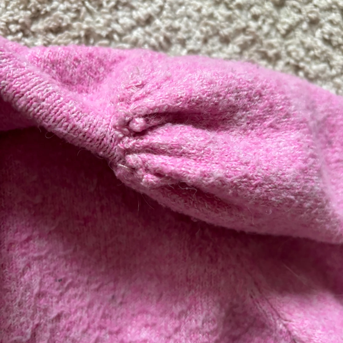 Rosa stickad tröja  - 91