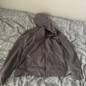 Zip Hoodie - Okej skick