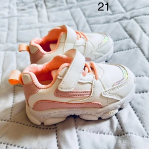 Säljer barnskor! - Jag bestälde de men dom var för små.