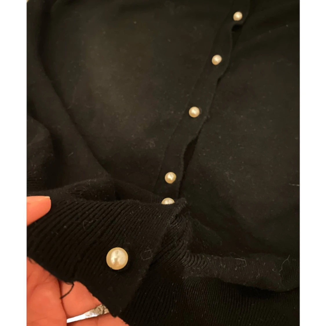 Svart kofta med pärlor  - 90
