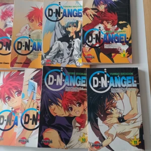 D N Angel av Yukiru Sugisaki - NÄSTAN HELA D N ANGEL MANGA SERIEN PÅ SVENSKA. ❤️ Jätte nostalgisk och fin manga som har en anime vilket var jätte känd i början av 2000 talet. Säljer för billigt pris ❤️☺️