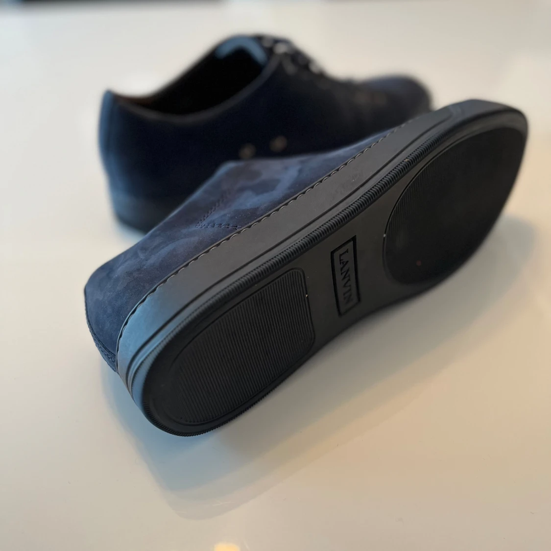 Mörkblå lanvins - 90