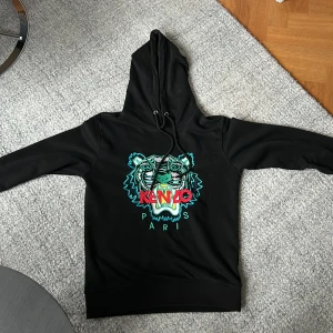 Kenzo tröja  - Använder inte mycket mer och är i bra skick 