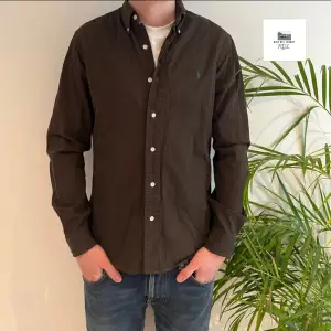 Ralph lauren skjorta | Skick: 8,5/10 |   Size - S | Pris - 499kr | Modellen är ca 182cm lång | Fraktar via postnord eller instabox på köparens bekostnad | Hör av dig vid minsta fråga eller fundering // RDL