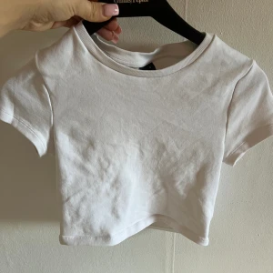 T shirt - Från zara, använd några gånger, ganska kort