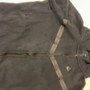 Nike tech fleece  - Size 147-158. Fin skick