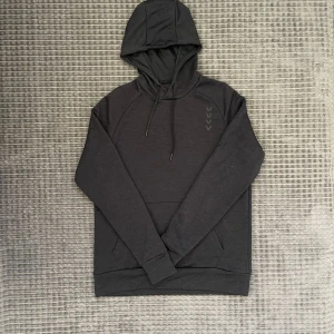 Träningshoodie - Träningshoodie storlek S. Använt 1 gång