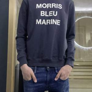 Skit snygg Morris tröja. Storlek S. Skick 8/10 Modell 179cm Vikt 63kg