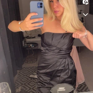 Cocktail klänning - Sjukt fin cocktail klänning perfekt till fest, studentskivor mm!