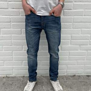 Tiger Of Sweden jeans | Okej skick, lite slitna vid knät | Passar om du är mellan ca 170-177 cm | Skriv vid minsta fundering eller fråga | Mvh, CH 📩