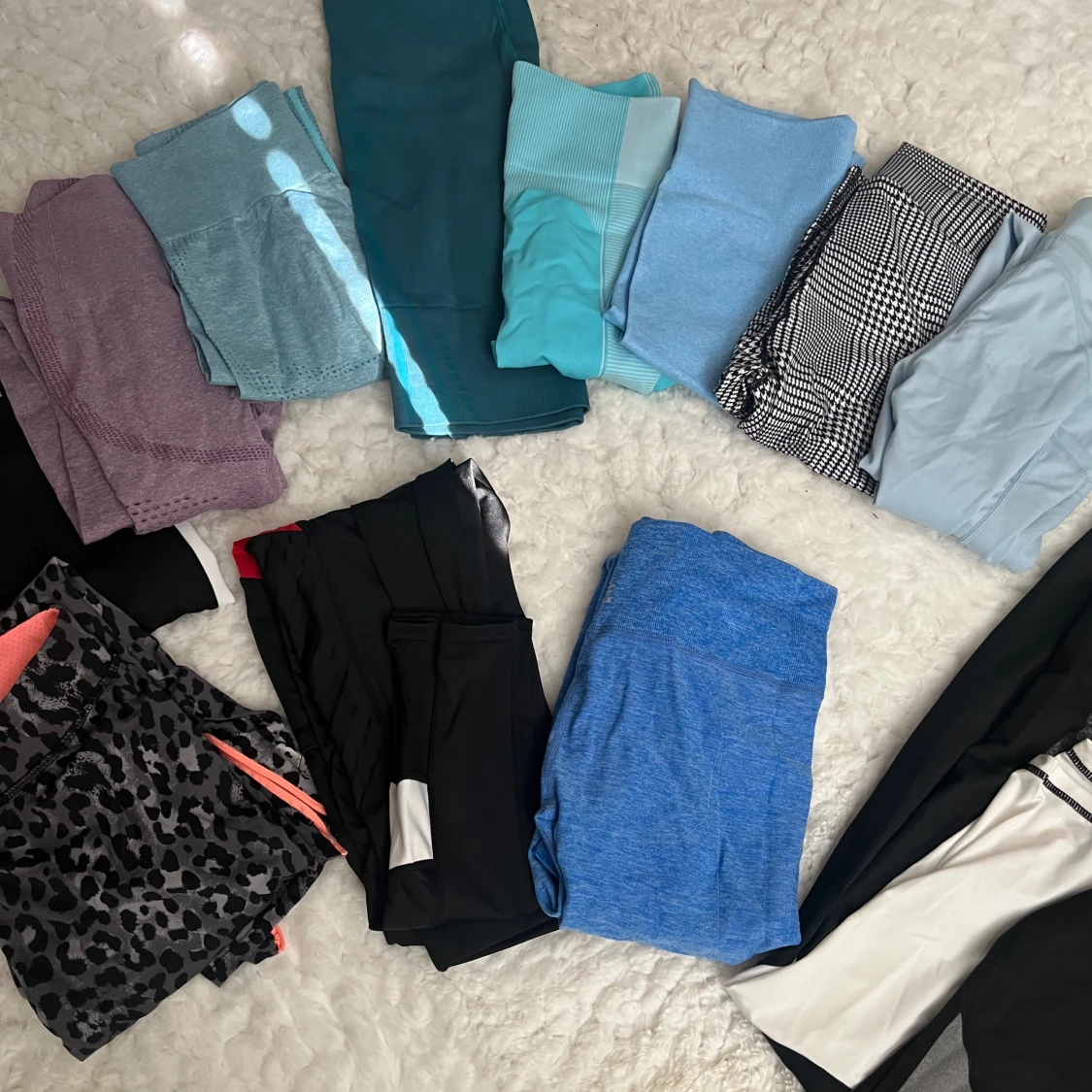 Träningstights s/m. 13 st för 749.  - 90