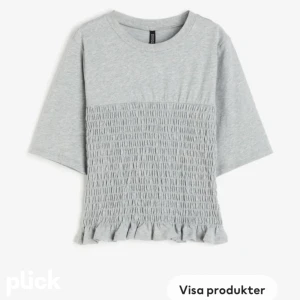 Populär h&m tröja  - storlek xs. anvönd en gång. köpt för två veckor sen. svår att få tag på därav priset  
