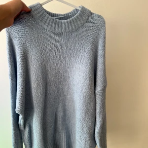 Stickad tröja  - Stickad tröja från lager 157, inga synligare tecken på användning då jag använt den Max 3 gånger 