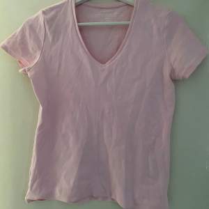Vanlig rosa t-shirt