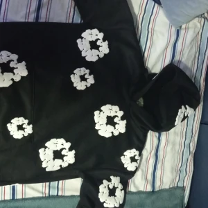 Blom hoodie M - Passar inte 