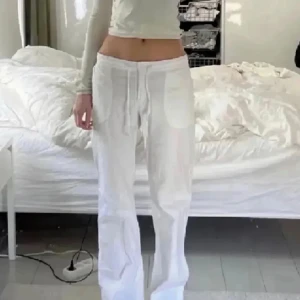 Linnebyxor - Säljer mina linnebyxor från bonprix då jag inte använder dem. Lånade bilder men det är exakt samma byxor🩷