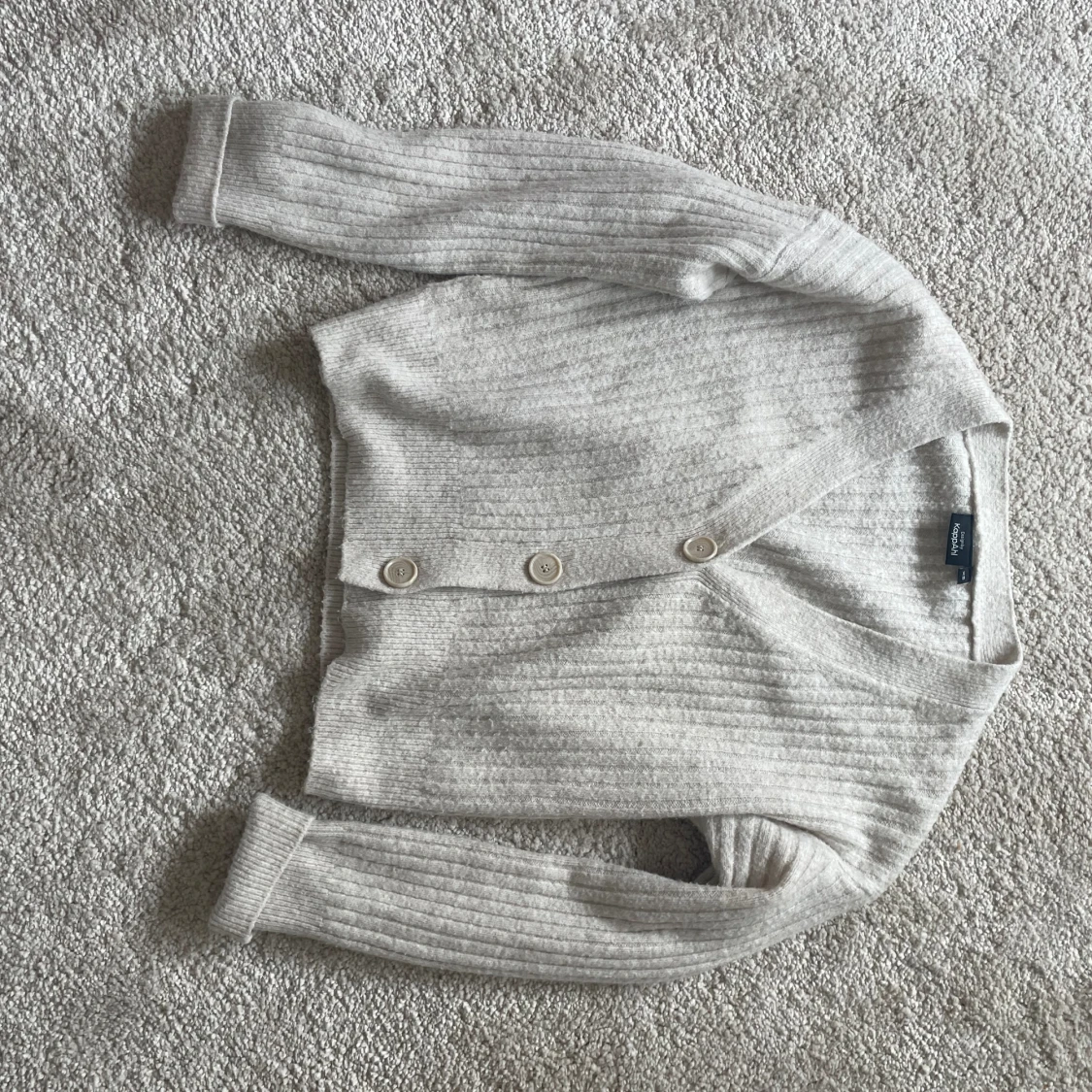 Söt stickad kofta  - 90