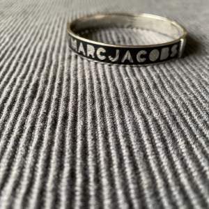 Superfint armband från Marc Jacobs. 