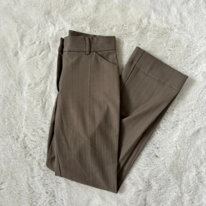 kostymbyxor - säljer då de inte används, storlek xs💕