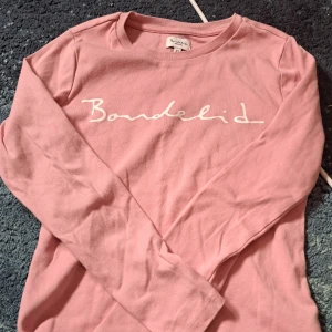 Bondelid Tröja - Fin bondelid tröja i bra skick♡ storlek XS. Säljer för 100kr men kan aningen diskutera pris🫶🏻