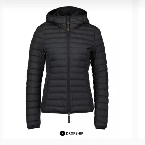 Parajumper jacka  - Säljer min parajumper juliet då den har blivit för stor för mig, super fint skick. Använd i ca 4 månader. 